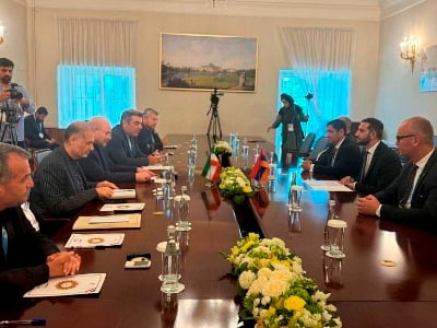 Ռուբինյանը Սանկտ Պետերբուրգում հանդիպել է ԻԻՀ Մեջլիսի նախագահ Մոհամմադ Բաղեր Ղալիբաֆի հետ
