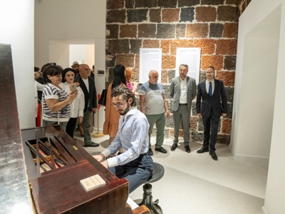 «Պատում մեկ իրի». բացվել է «Ազնավուրի մանկության թատրոնը» ցուցադրությունը
