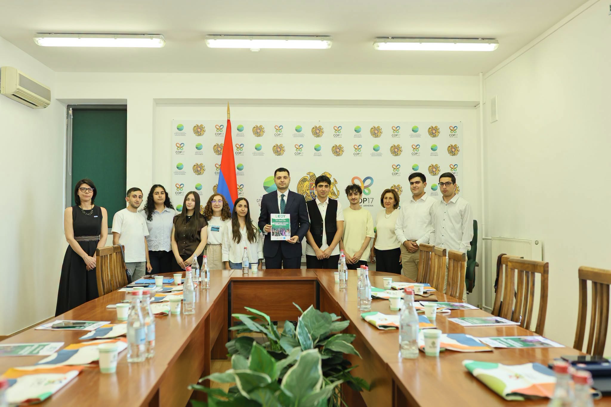 ՇՄ նախարարը հանդիպել է երիտասարդների հետ