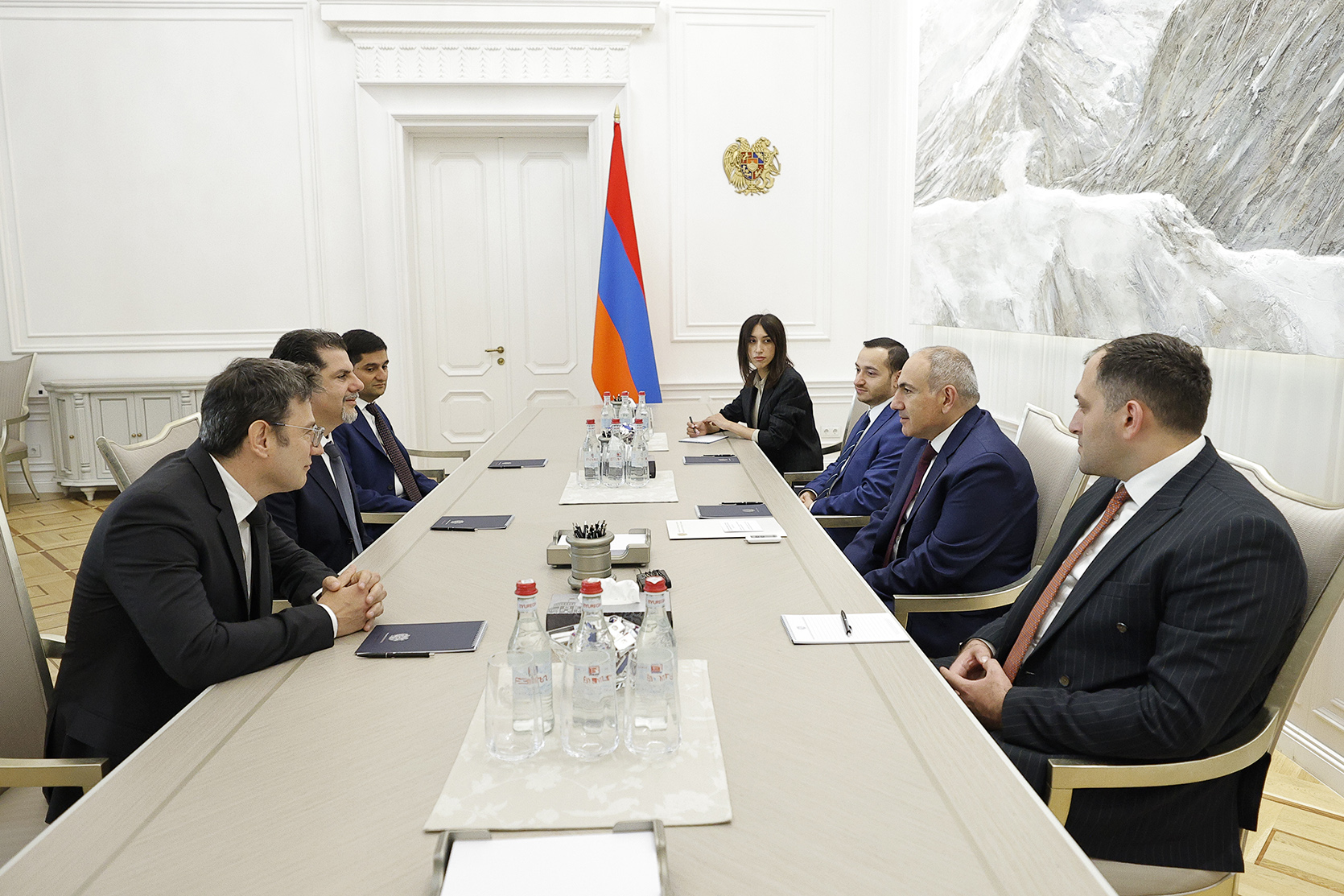 Քննարկվել են ՀՀ-ում արհեստական բանականության խոշոր տվյալային կենտրոն ստեղծելու հետագա քայլերը