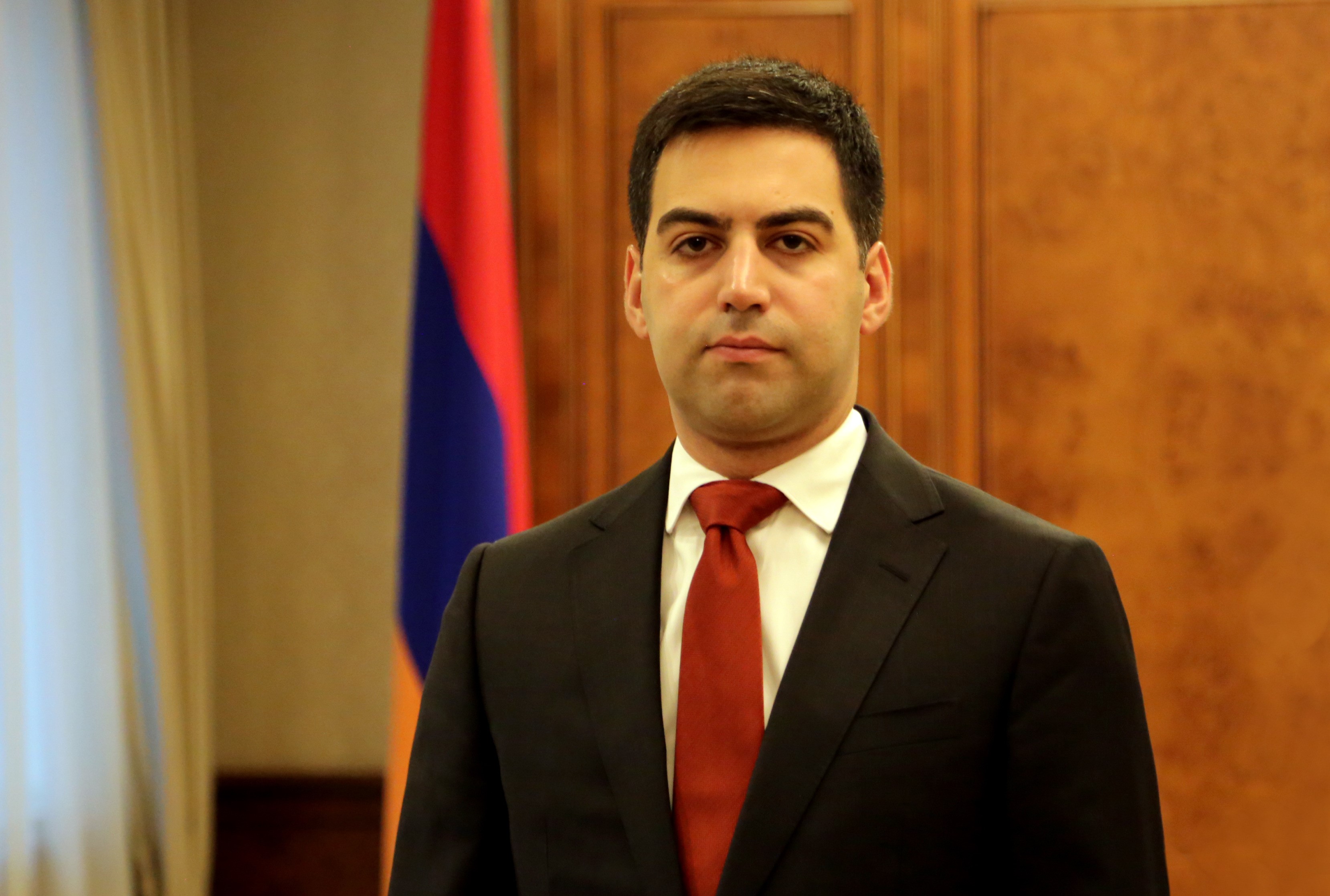Կառավարությունը ոչ անհրաժեշտ արտոնություններից հրաժարվելու քաղաքականություն ունի. Բադասյանը՝ Եկեղեցուն հարկելու մասին