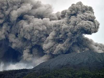 Число погибших в результате извержения вулкана в Индонезии достигло 22