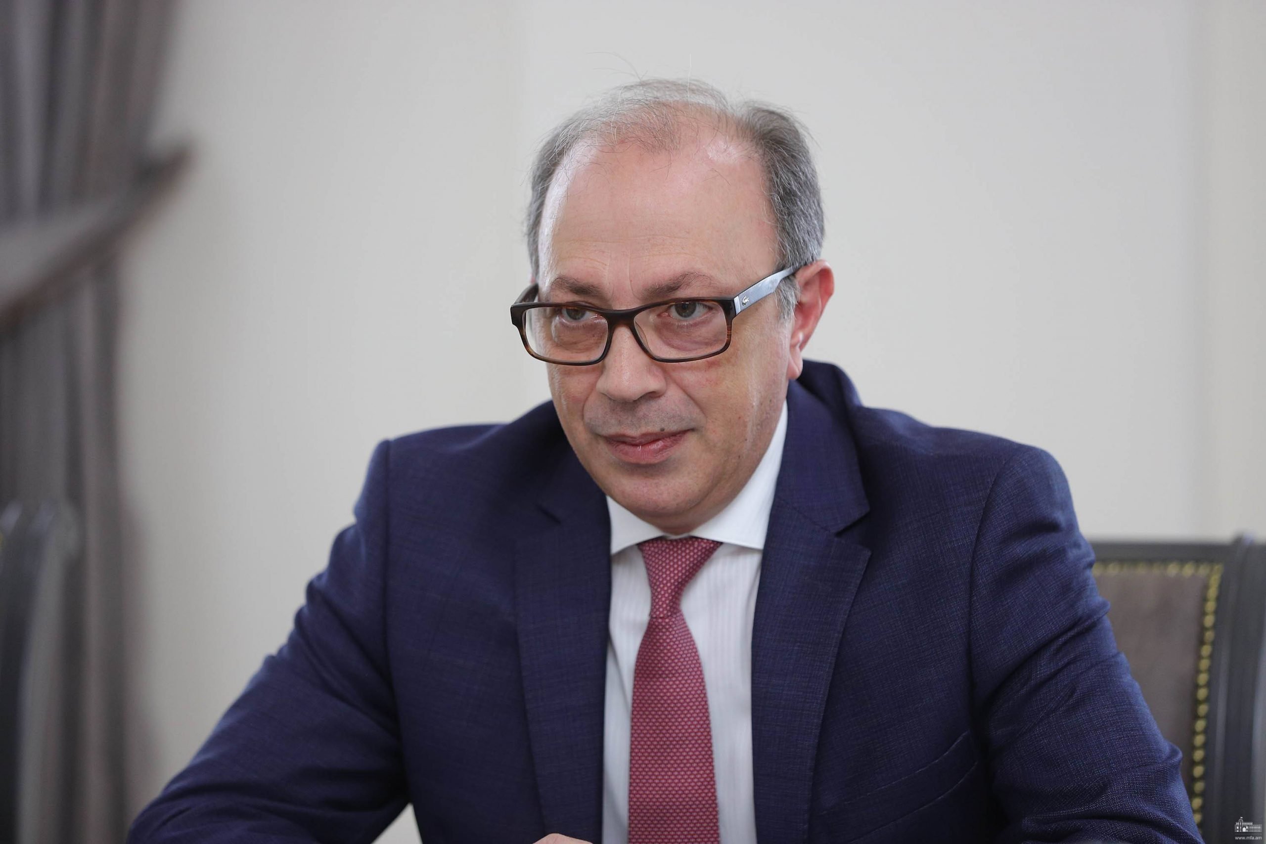 Արա Այվազյանը չի հեռացել ԱԳՆ-ից ընդդիմության քայլերի պատճառով, որ չտրվի նրանց ճնշմանը. մանրամասներ