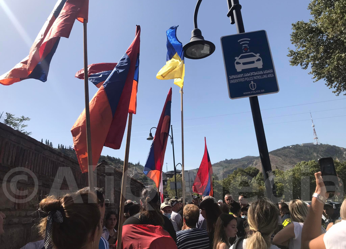 Ցույց Թբիլիսիում՝ հաջակցություն Հայաստանի. ոստիկանությունը խոչընդոտել է