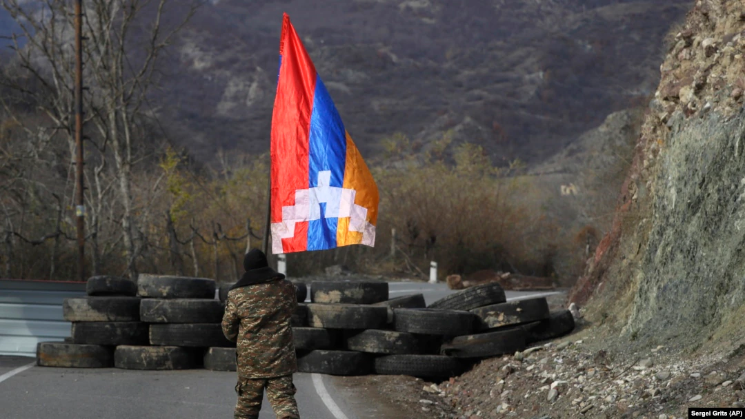 ВС Азербайджана в 16:21 вновь нарушили режим прекращения огня в направлениях сёл Хнапат и Парух Аскеранского района