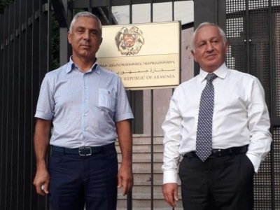 Արտակ Թովմասյանը հանդիպել է Լիբանանում ՀՀ դեսպան Վահագն Աթաբեկյանի հետ