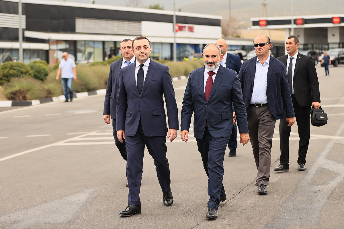 Никол Пашинян и Ираклий Гарибашвили приняли участие в официальной церемонии открытия армяно-грузинского Моста дружбы