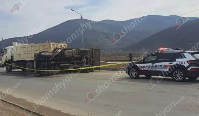 Կապանի օդանավակայանի մոտ բախվել են Howo և «ԳԱԶ-53» մակնիշի բեռնատարները. վերջինը կողաշրջվել է, կա վիրավոր