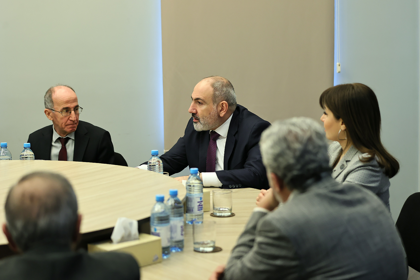 Փաշինյանը հանդիպել է Հանրային հեռարձակողի խորհրդի անդամներին
