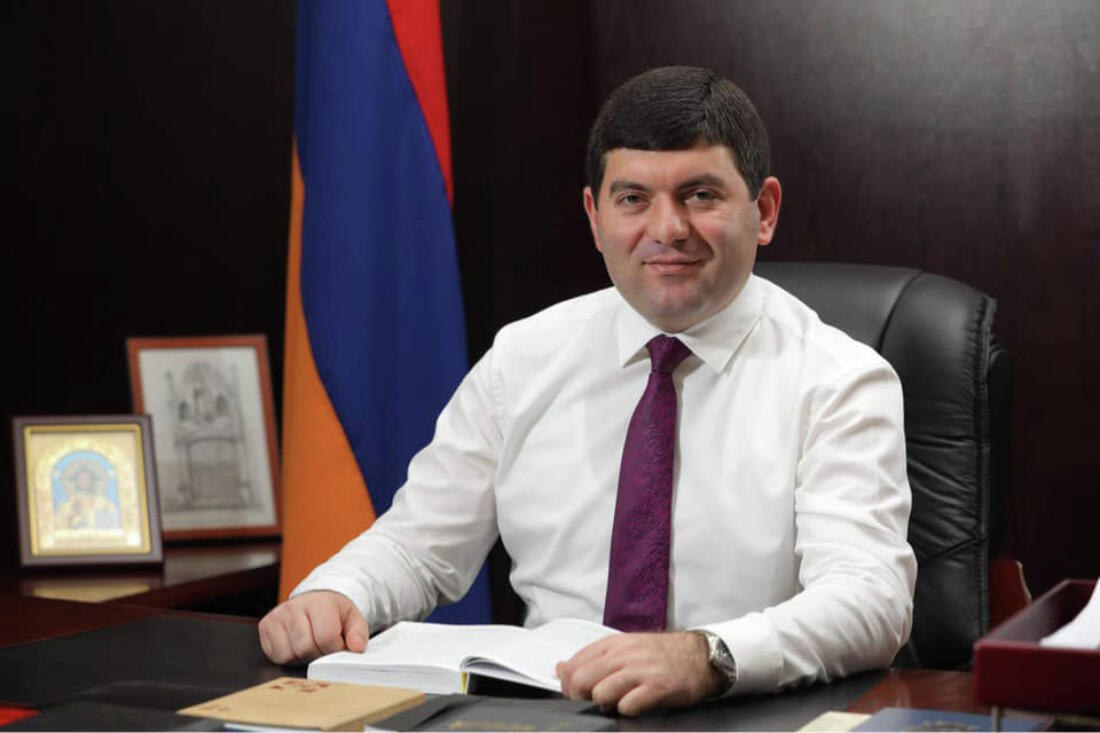 «Պատիվ ունեմ» խմբակցությունը վարչապետի թեկնածու է առաջադրում Դավիթ Համբարձումյանին