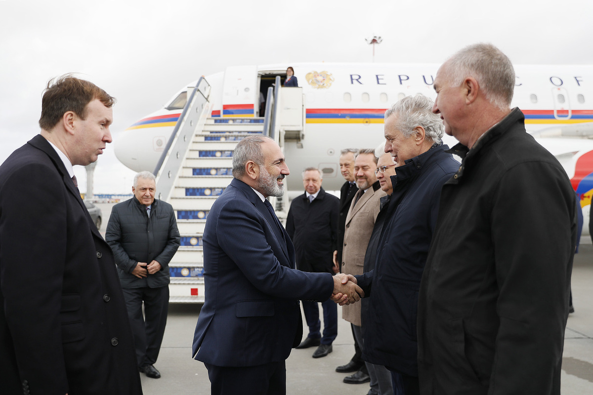 Премьер-министр Никол Пашинян прибыл в РФ
