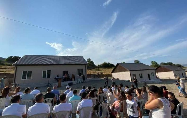Արցախի Դահրավ գյուղում 6 ընտանիք ստացել է նորակառույց բնակարանների բանալիները