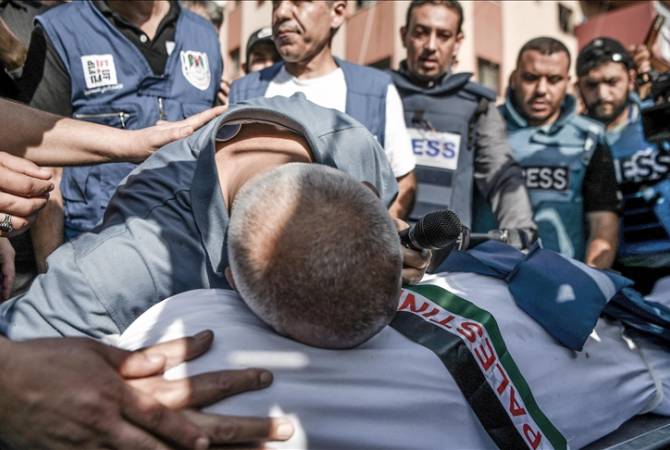С момента начала войны между Израилем и ХАМАС  убито по меньшей мере 42 журналиста