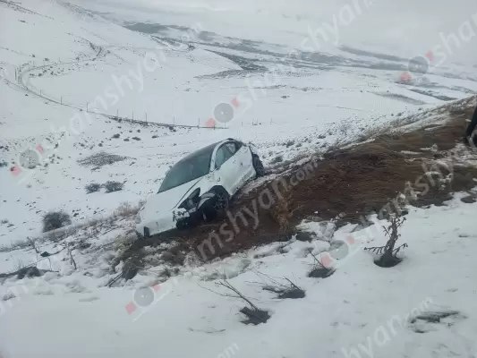 Սևան-Երևան ավտոճանապարհին 28-ամյա վարորդը դուրս է եկել երթևեկելի գոտուց, հայտնվել ձորում