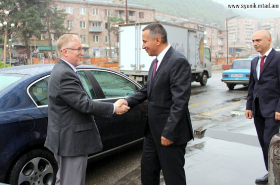 ՀՀ-ում Կանադայի դեսպանն այցելել է Սյունիքի մարզ, այեցելել է Կապանի օդանավակայան, ծանոթացել նրա աշխատանքին