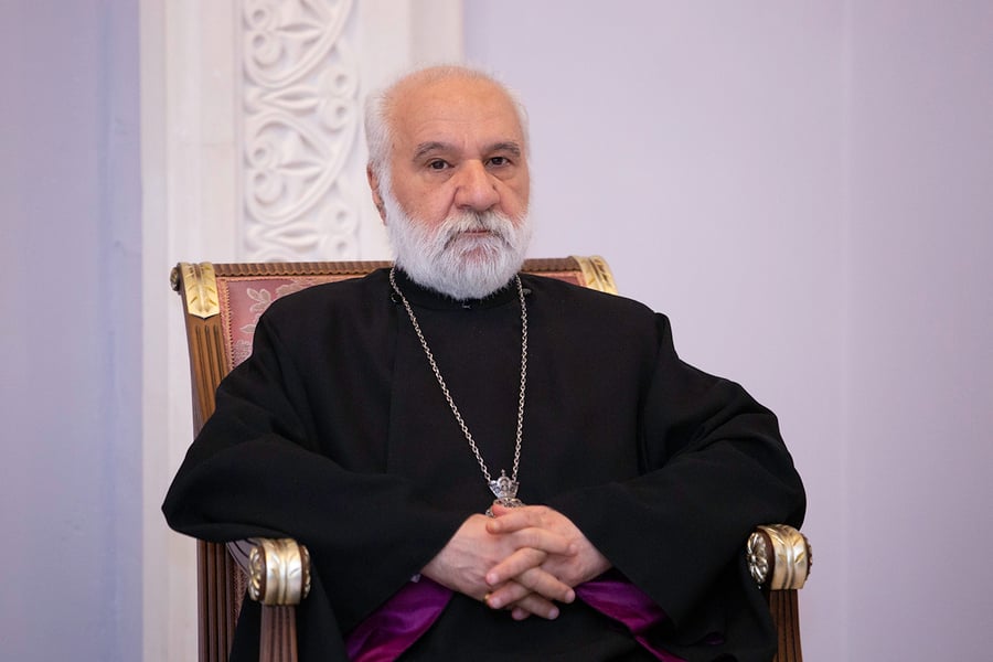 Նաթան արքեպիսկոպոս Հովհաննիսյանին երեկ երեկոյան ՀՀ քննչական կոմիտե են հրավիրել ու հարցաքննել