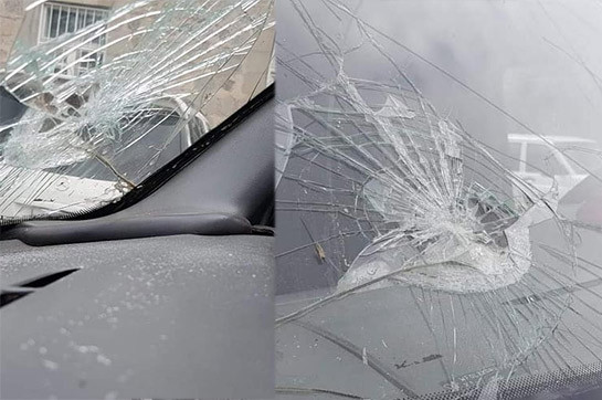 Вчера ночью азербайджанцы забросали камнями машину, перевозящую останки погибших военнослужащих, разбили стекла։ заместитель мэра города Горис