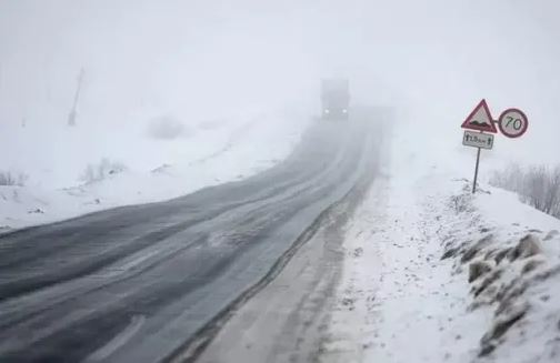 Լոռու մարզում, Հրազդանի տարածաշրջանում և Գավառ քաղաքում ձյուն է տեղում,  կան փակ ճանապարհներ