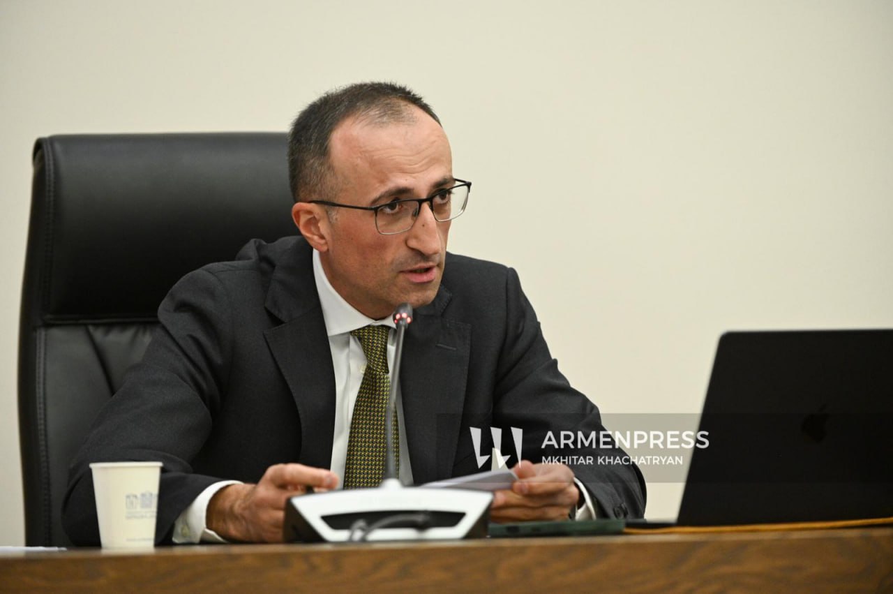 Արսեն Թորոսյանը հերքել է  կենսաթոշակային տարիքը բարձրացնելու մասին լուրերը