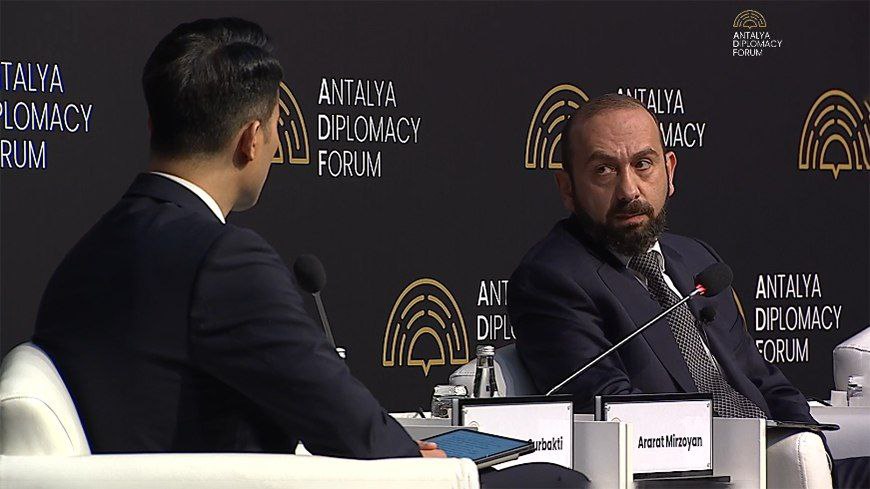 ՀՀ Սահմանադրության մեջ ոչինչ չկա այն մասին, որ Ղարաբաղը Հայաստանի մաս է․ Միրզոյանը՝ Բայրամովին