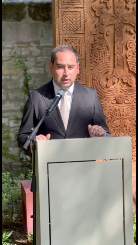 ՏԿԵ նախարարը Նաումբուրգ քաղաքում մասնակցել է ՀՀ կառավարության նվիրած խաչքարի բացման արարողությանը
