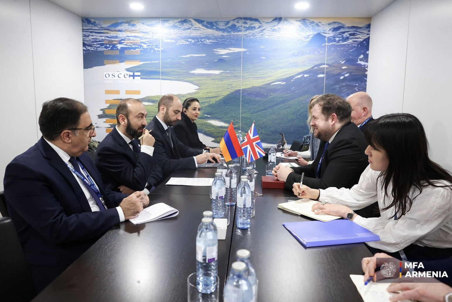 Միրզոյանը և ՄԹ պետնախարարը քննարկել են Հայաստանի և Միացյալ Թագավորության միջև ռազմավարական գործընկերության զարգացման հարցեր