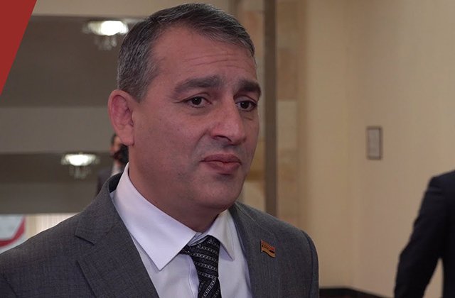 Տիկին, կփոշմանեք ձեր հարցի համար. Արմեն Խաչատրյանը՝ ԲՀԿ–ականին