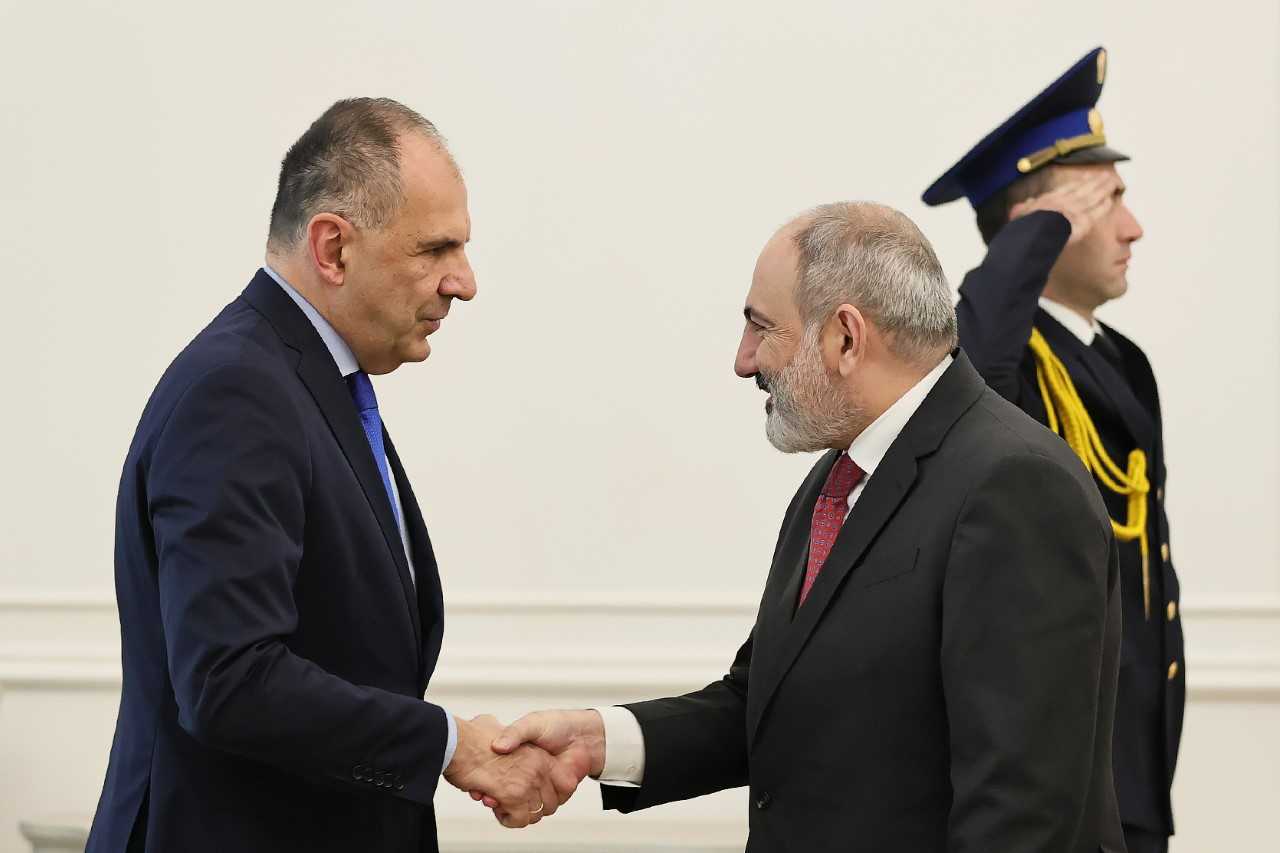 Հունաստանի կառավարությունը պատրաստակամ է Հայաստանին սատարելու բոլոր հնարավոր ուղղություններով․ Հունաստանի ԱԳ նախարարը՝ Նիկոլ Փաշինյանին