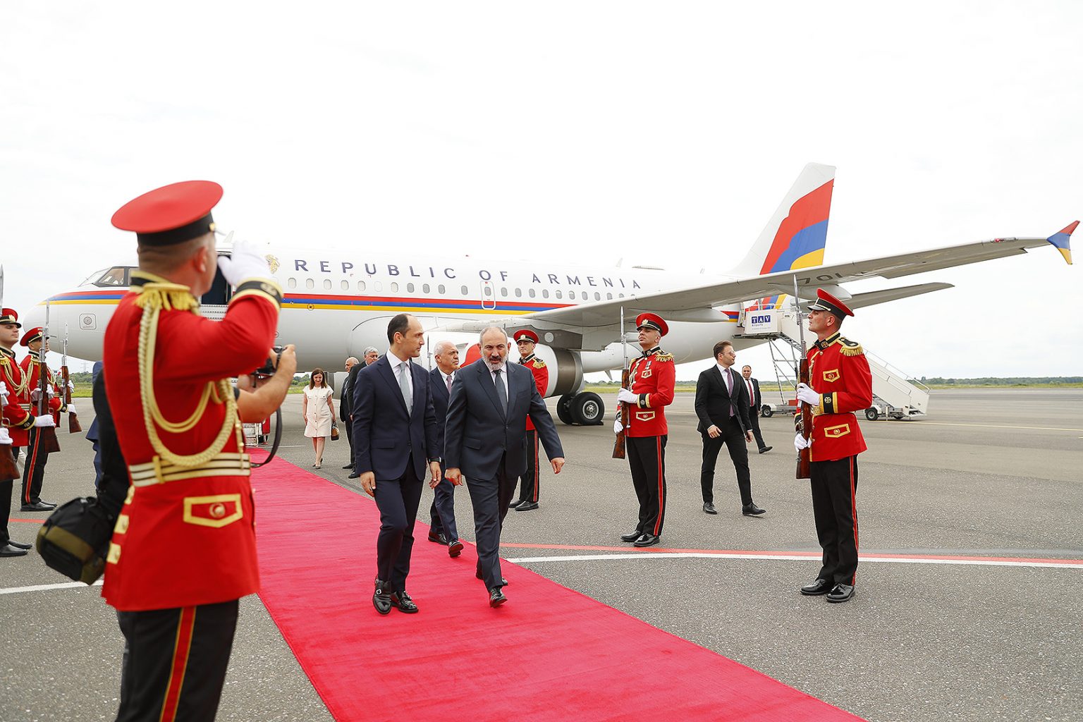 Премьер-министр Пашинян с рабочим визитом прибыл в Грузию
