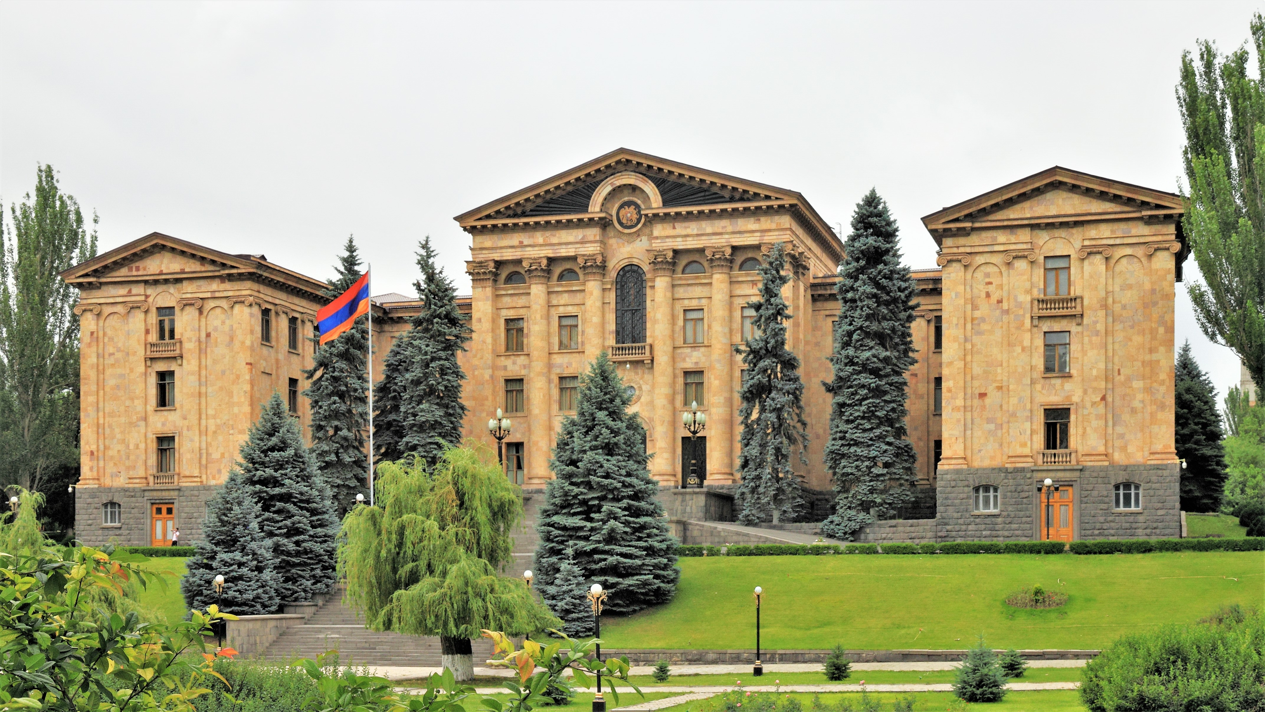 Պատգամավորները մարտ ամսվա պարգևավճարները կփոխանցեն կորոնավիրուսի կանխարգելման համար բացված հաշվեհամարին