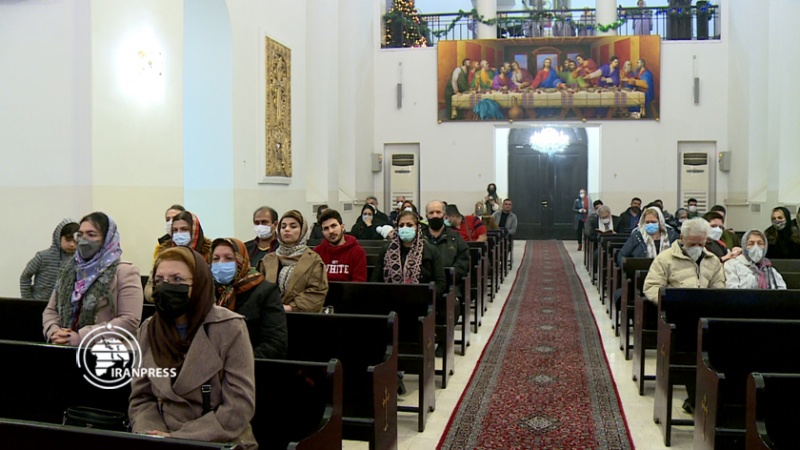 Իրանահայերը Թեհրանի Սուրբ Սարգիս եկեղեցում մասնակցել են Ամանորին նվիրված արարողությանը