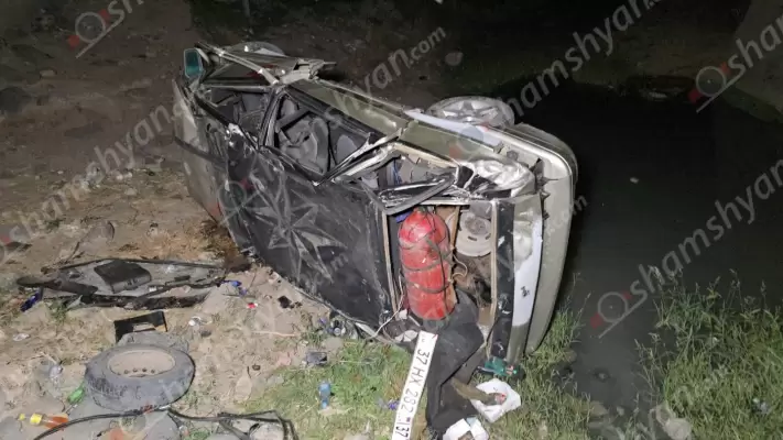 «ՎԱԶ 21014»-ը Լեռնագոգ գյուղի կամրջից ընկել է և կողաշրջվել. անչափահաս տղաներ են վիրավորվել