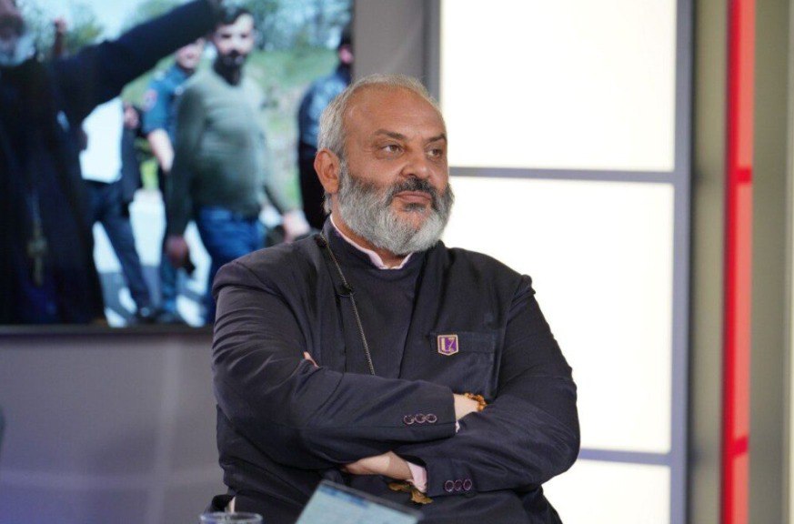 Դատախազությունը պահանջում է Գալստանյանից ՀՀ-ին վերադարձնել 400 հզր դրամով օտարված տարածքը, այդ թվում՝ զորանոցը