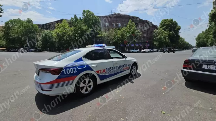 Վիճաբանություն, ծեծկռտուք Երևանում. ոստիկանները բերման են ենթարկել «Հայ-Ռուսական բարեկամության տան» հիմնադրամի տնօրենին 