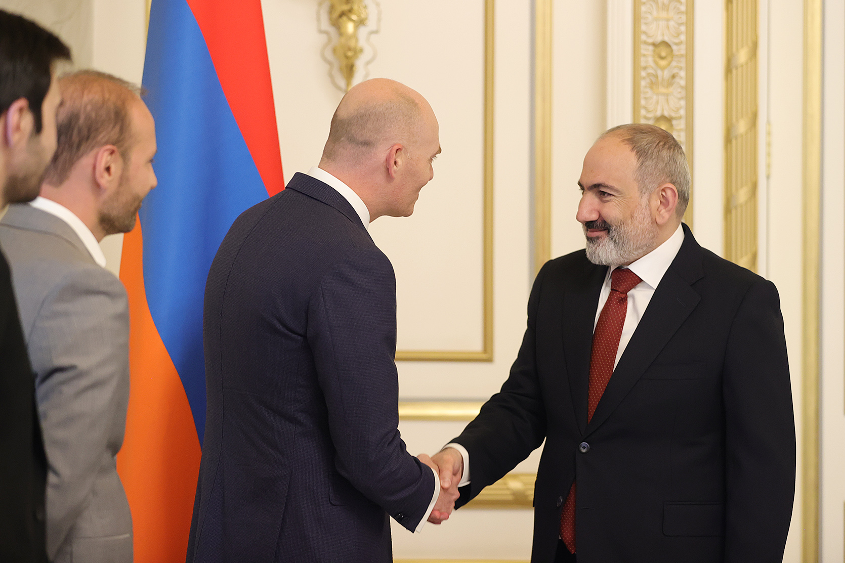 Премьер-министр Пашинян принял исполнительного директора Ассоциации центров международной торговли