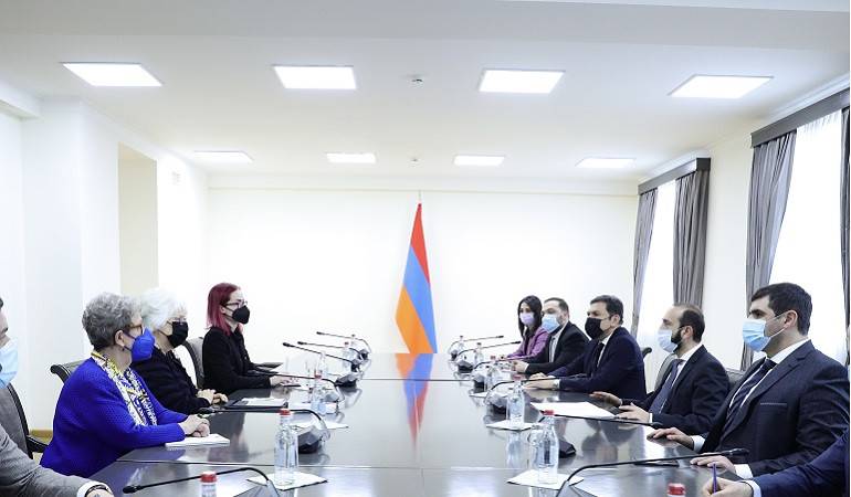 Միրզոյանն ու Կալյուրանդն ընդգծել են՝ ԼՂ հակամարտությունը պետք է կարգավորվի ԵԱՀԿ ՄԽ համանախագահության մանդատի ներքո