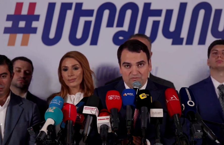 Ինչպե՞ս կարող է նախկին ՀՀԿ-ական Կարեն Կարապետյանի ընտանիքն անկախ լինել. Նարեկ Կարապետյանի պարզաբանումը