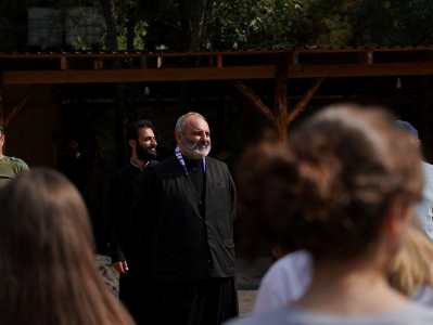 Բագրատ Սրբազանը հանդիպել է «Արշակունի» ռազմամարզական ՀԿ-ի երիտասարդների հետ 