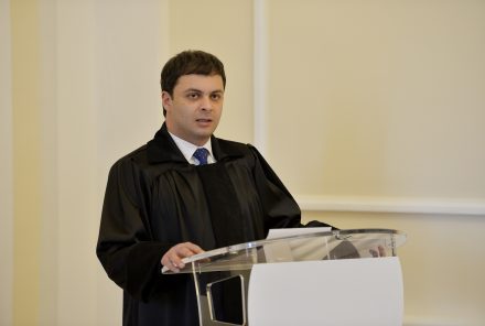 Դատավոր Մակար Կիրակոսյանը Շիրակի մարզից տեղափոխվեց Արմավիրի մարզ