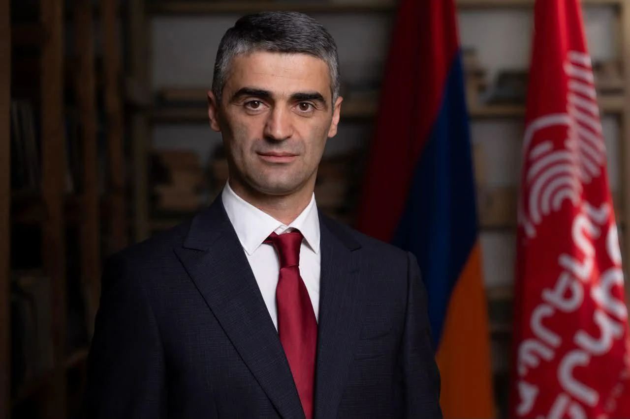 Բերման են ենթարկվել Արթիկում՝ «Ապրելու երկիր» կուսակցության համայնքապետի թեկնածու Արթուր Աստոյանը և մի շարք թիմակիցներ