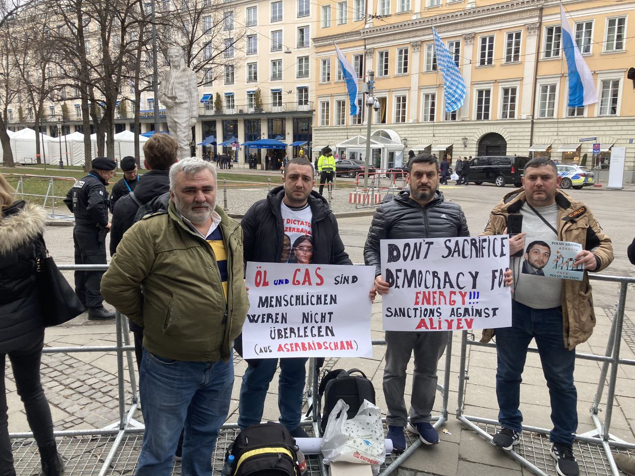 Ադրբեջանցի ակտիվիստները Մյունխենում պահանջում են պատժամիջոցներ կիրառել Ալիևի դեմ