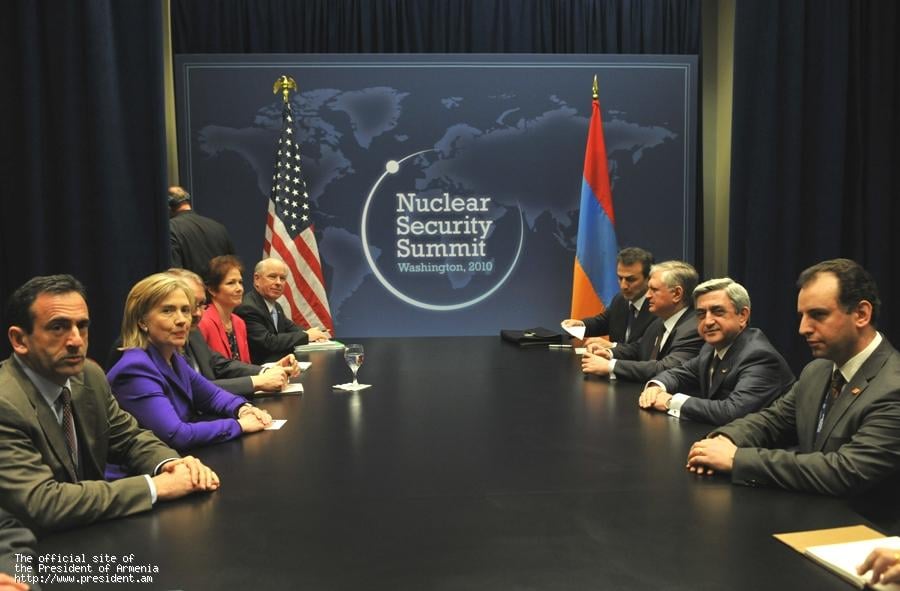 Մենք հրապարակայնորեն միշտ ասել ենք, որ հայ-թուրքական ու Լեռնային Ղարաբաղի հակամարտության կարգավորման գործընթացներն իրար հետ կապ չունեն․ Սամվել Ֆարմանյանը գաղտնազերծել է Սարգսյան-Քլինտոն բանակցություններից մի հատված