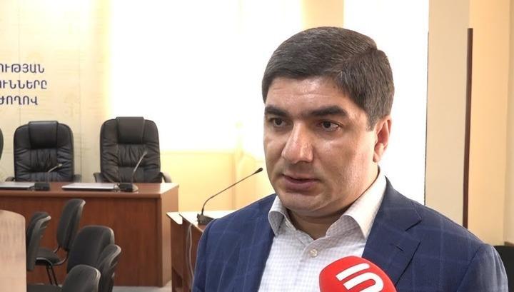 Կռիվն այն է, թե ով պետք է տիրանա գողոնին. Հիմա արդեն վարորդները փող չեն վերցնում. ո՞ւր է փողը. Մեսրոպ Մանուկյան