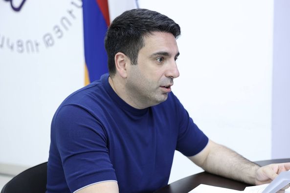 Ալեն Սիմոնյանը Երևանում է․ Հարությունյանը հերքում է Իսպանիայում նրա հանգստի մասին լուրերը