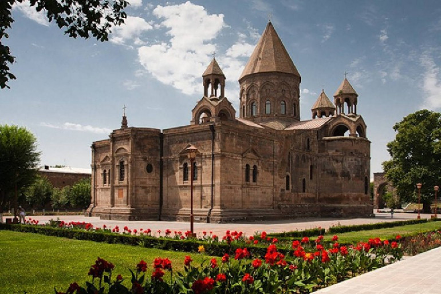 Վարչապետի կարճատև այցի ընթացքում եկեղեցում արձանագրված միջադեպը պետք է դիտարկել որպես հետևանք իշխանությունների հակաեկեղեցական արշավի․ Մայր Աթոռ