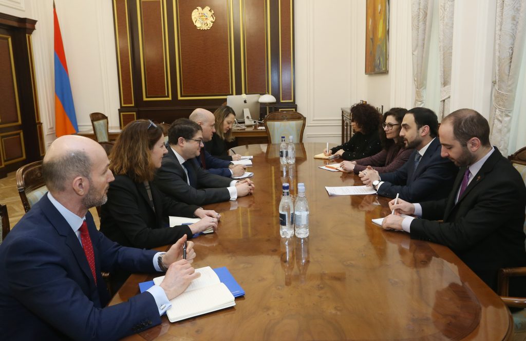 Ավինյանը ՎԶԵԲ փոխնախագահի հետ քննարկել է ավելի քան 1,4 մլրդ եվրոյի ներդրումային փաթեթ ու 180 ծրագրեր