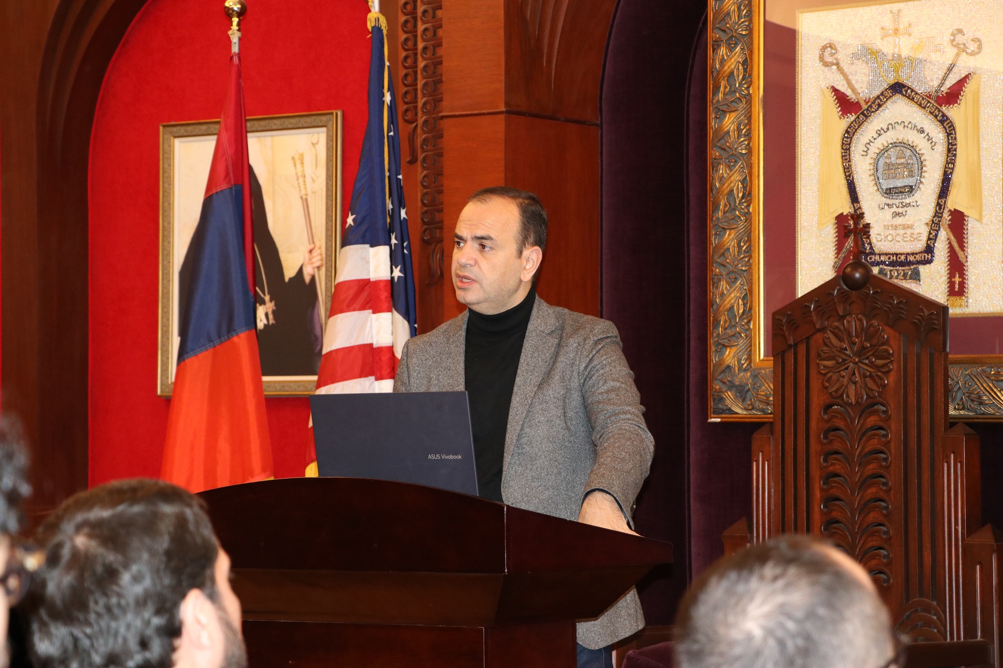 Սինանյանը Հարավային Կալիֆոռնիայի հայ երիտասարդների հետ քննարկել է հայագիտական հետաքրքրություն ներկայացնող հարցեր