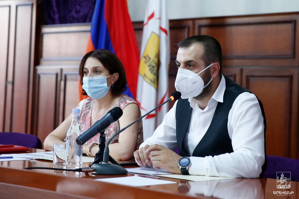 Ուսումնական այս տարում ծնողները մեզ են վստահելու ոչ միայն իրենց երեխաների կրթությունը, այլև առողջությունը. փոխքաղաքապետ