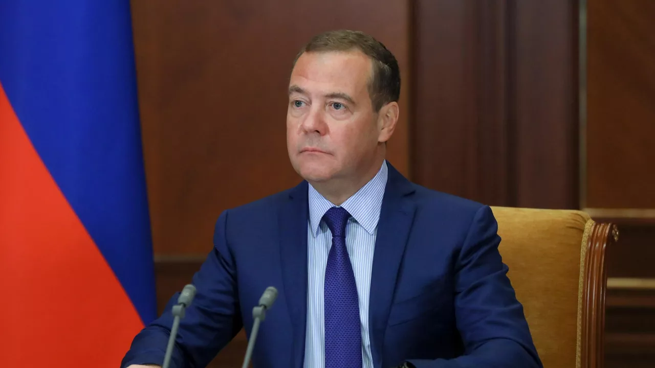Дмитрий Медведев: Германия готовится к войне с Россией