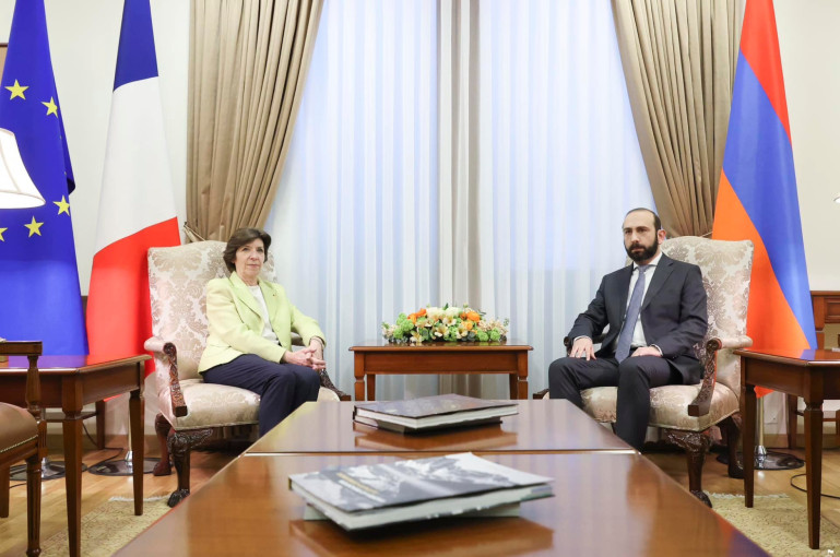 Տեղի է ունենում Միրզոյան-Կոլոննա առանձնազրույցը
